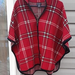 Nicole Miller New York Size SMALL/MEDIUM Red Plaid Zip-Up Poncho